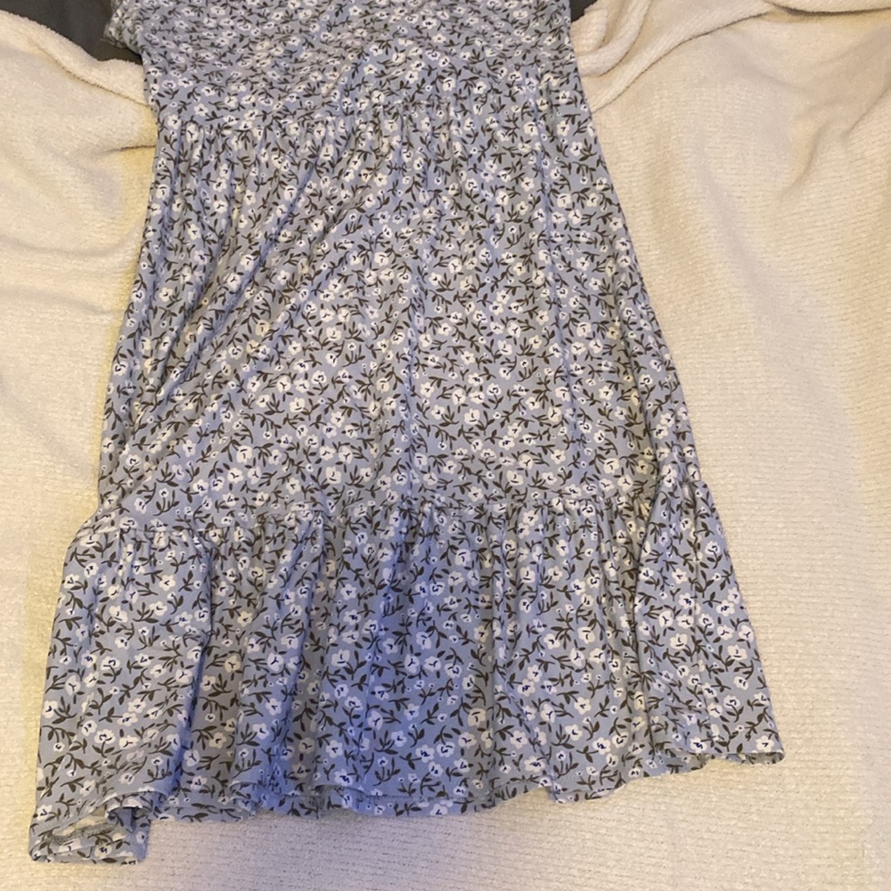Dress - Picture 3 of 3